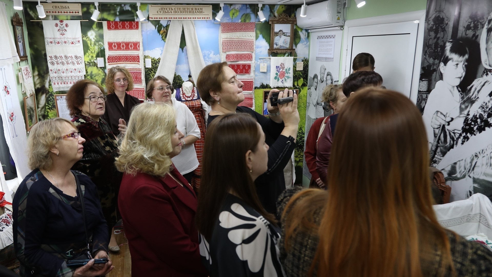 Открытие выставки «Пусть стелется вам судьба полотенцами»